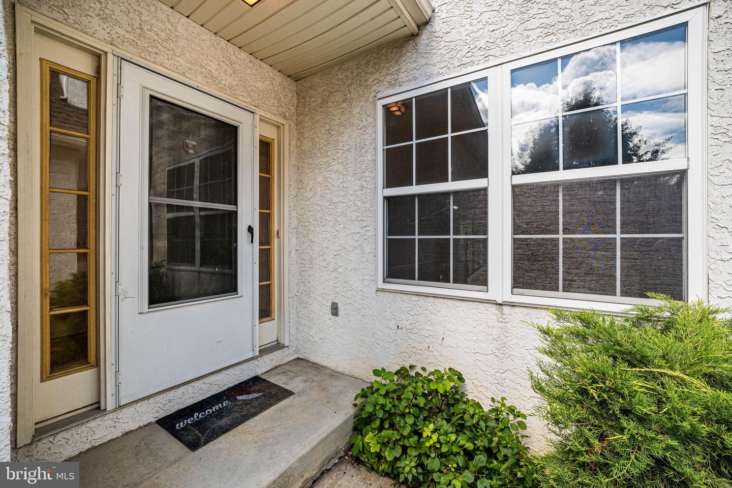 544 Cork Cir Property Photo 3