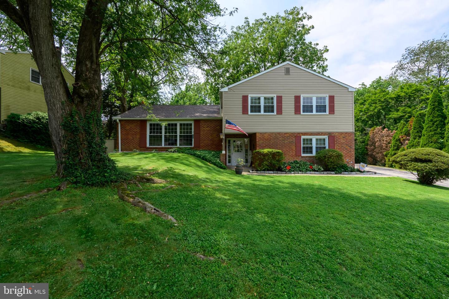834 Easter Dr Property Photo 3