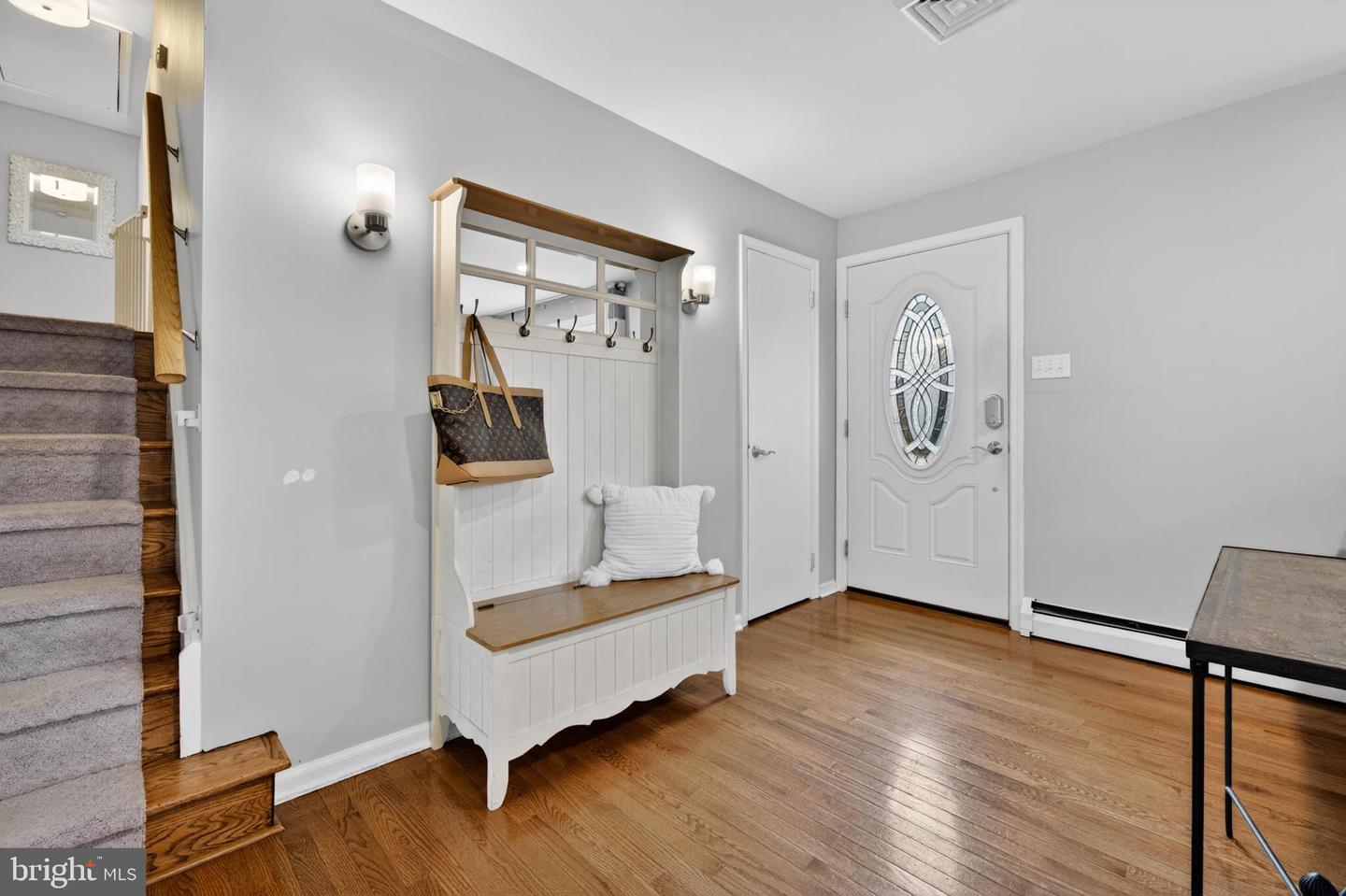 511 W Marshall St Property Photo 5