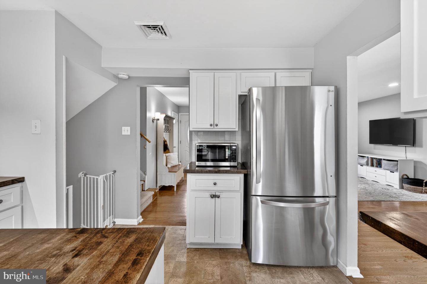 511 W Marshall St Property Photo 12