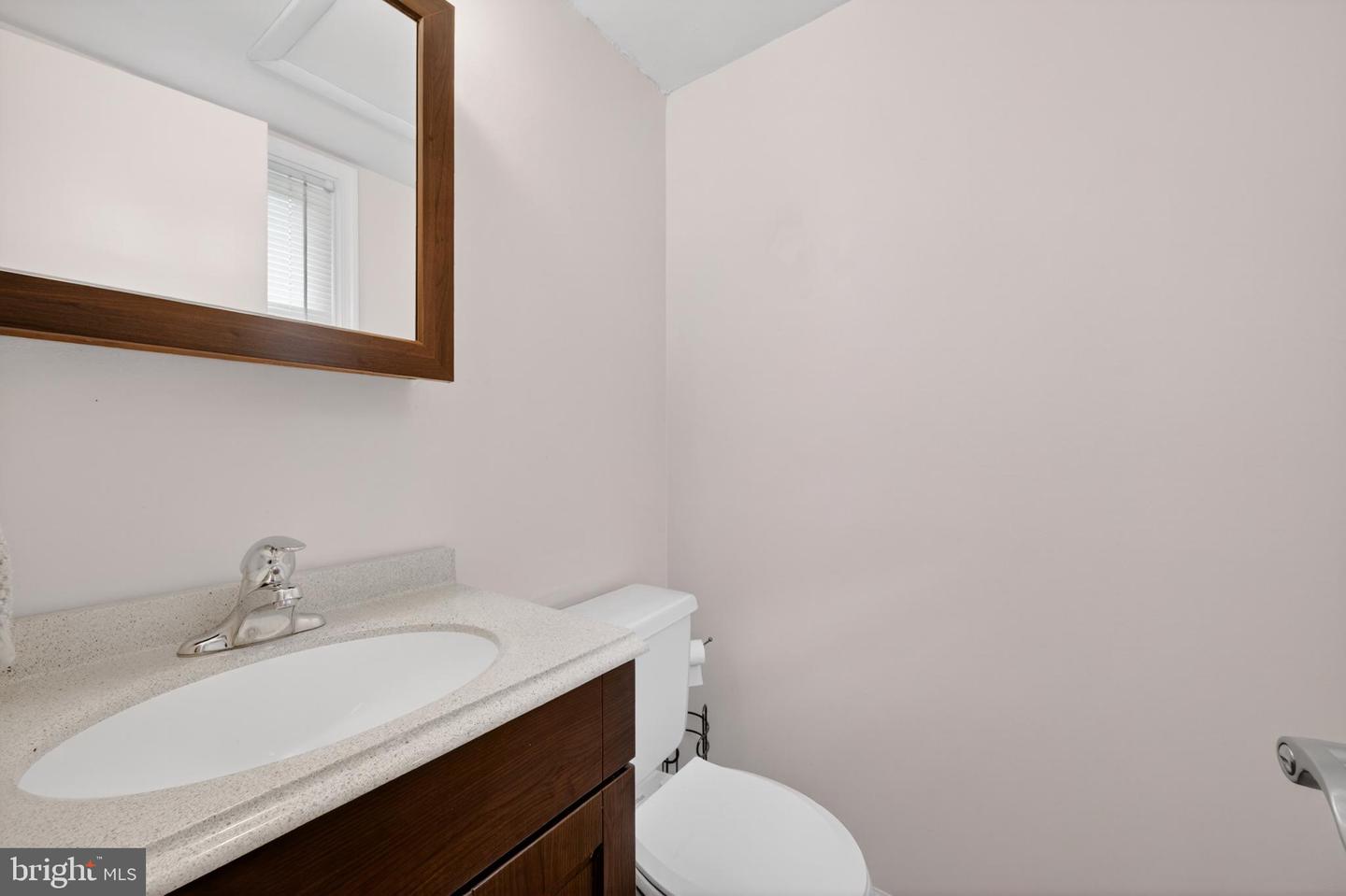 511 W Marshall St Property Photo 24