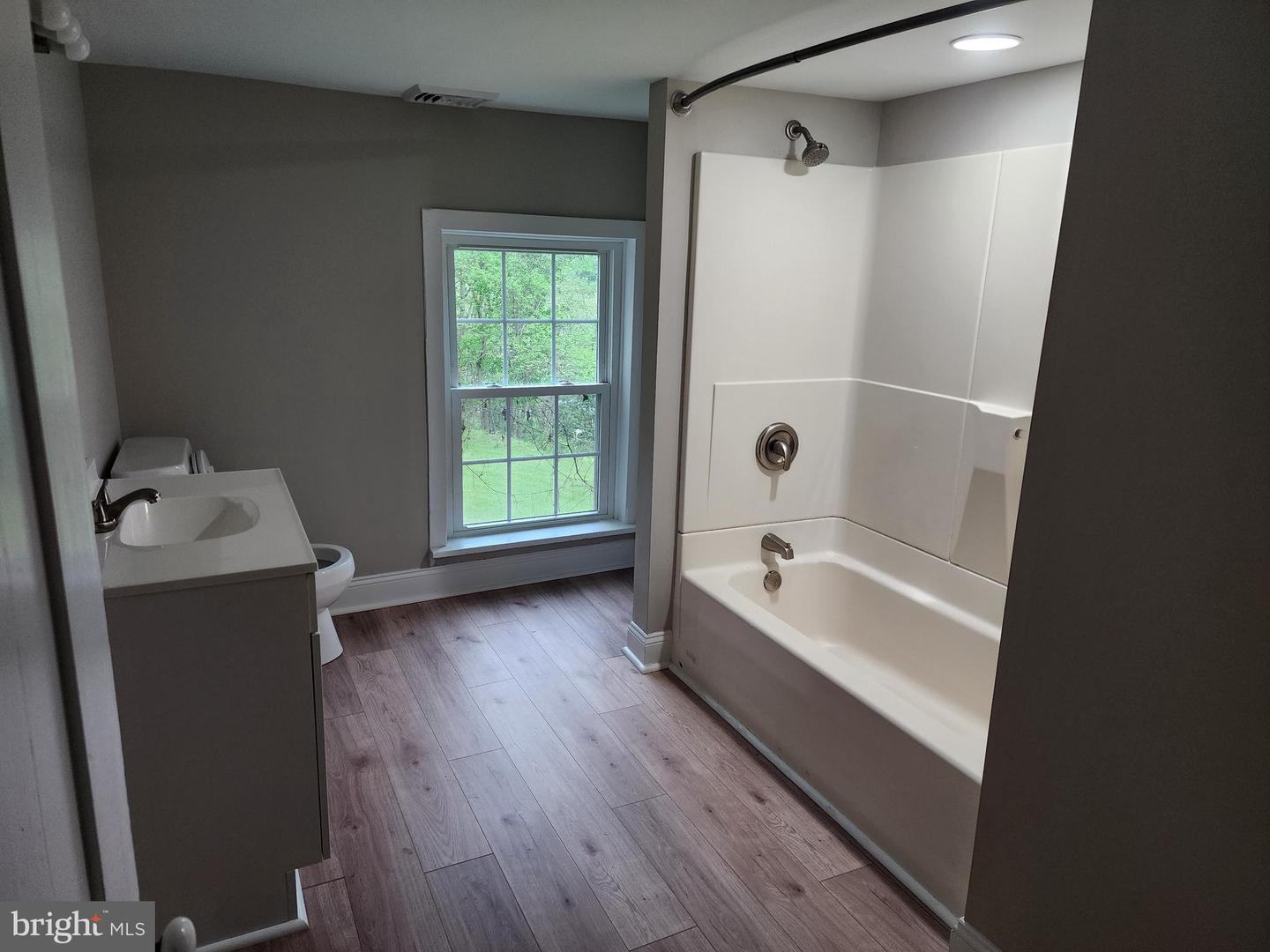 2 Steidler Ln #back Property Photo 4