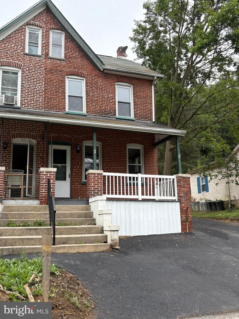 59 S PARK AVE Property Photo 1