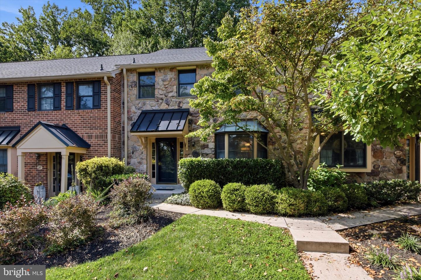 218 ARCHER CT