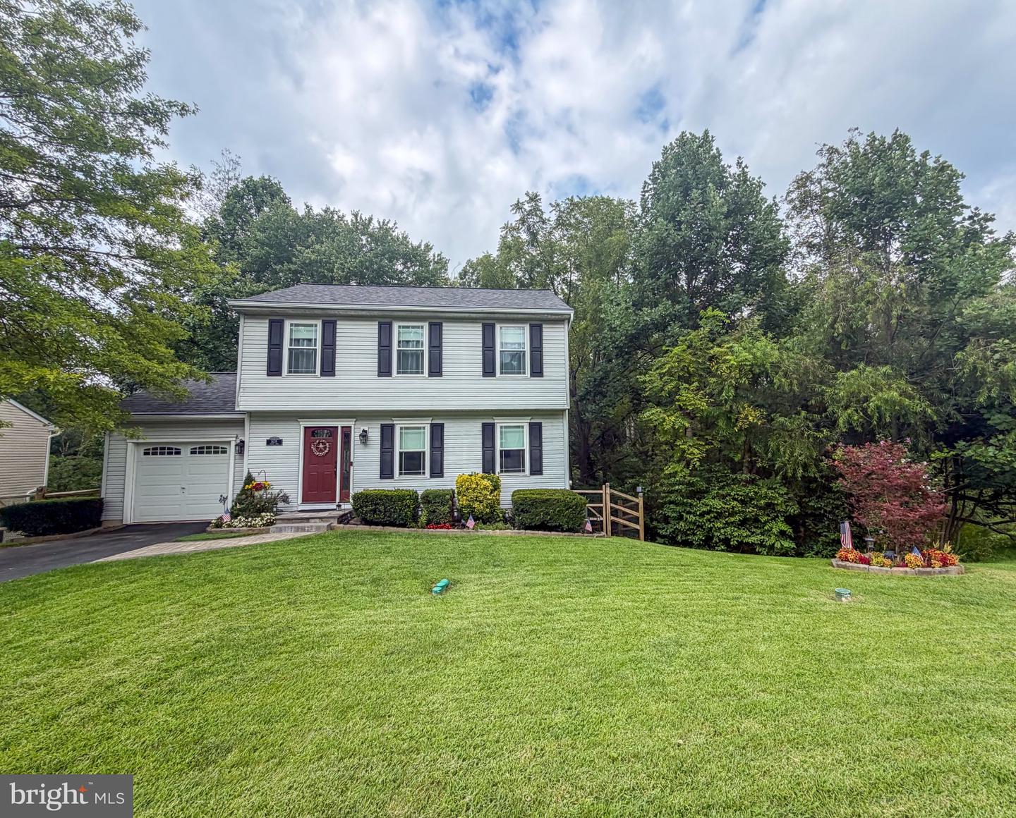 1639 Valley Rd Property Photo 2