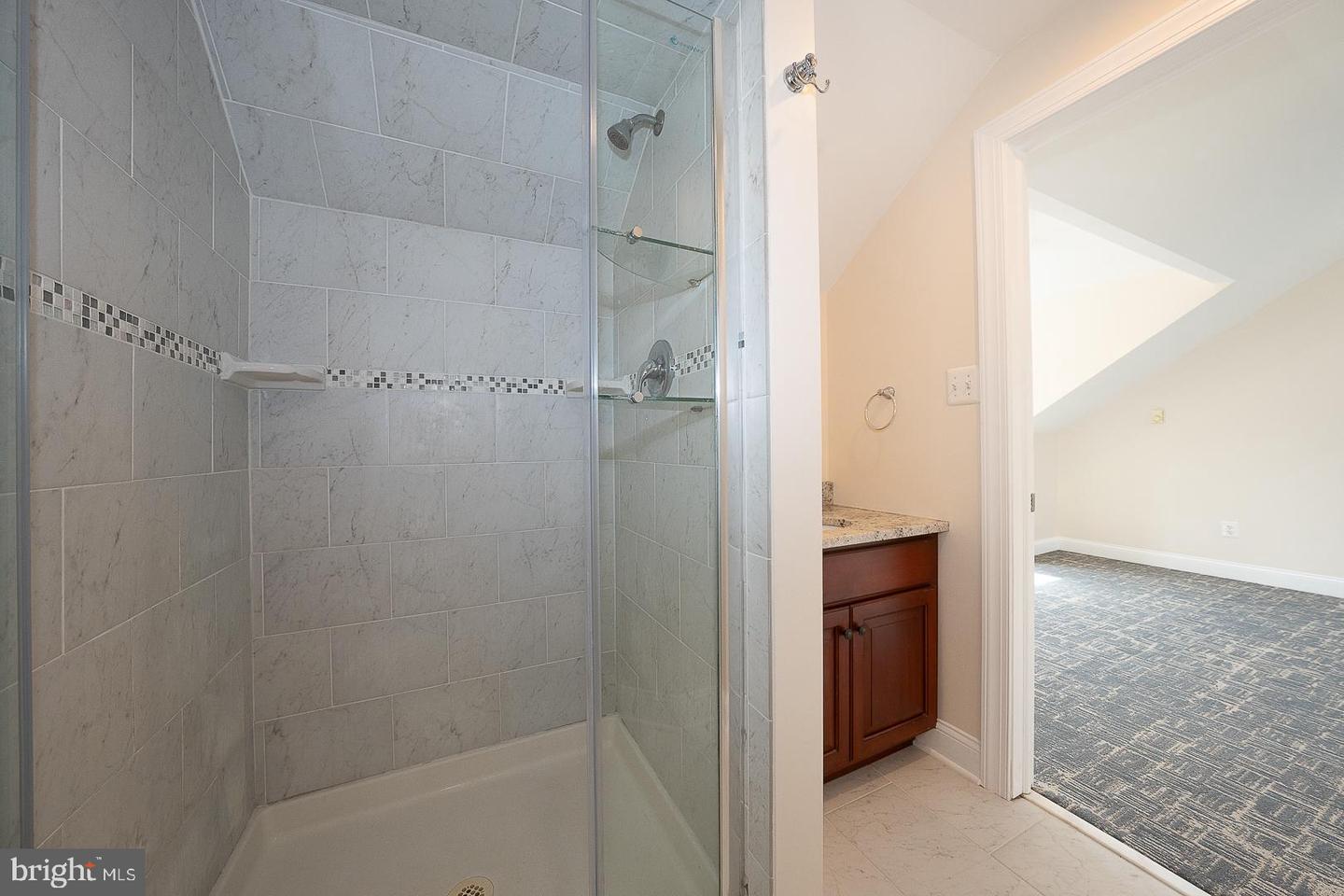107 W Circular Ave Property Photo 21
