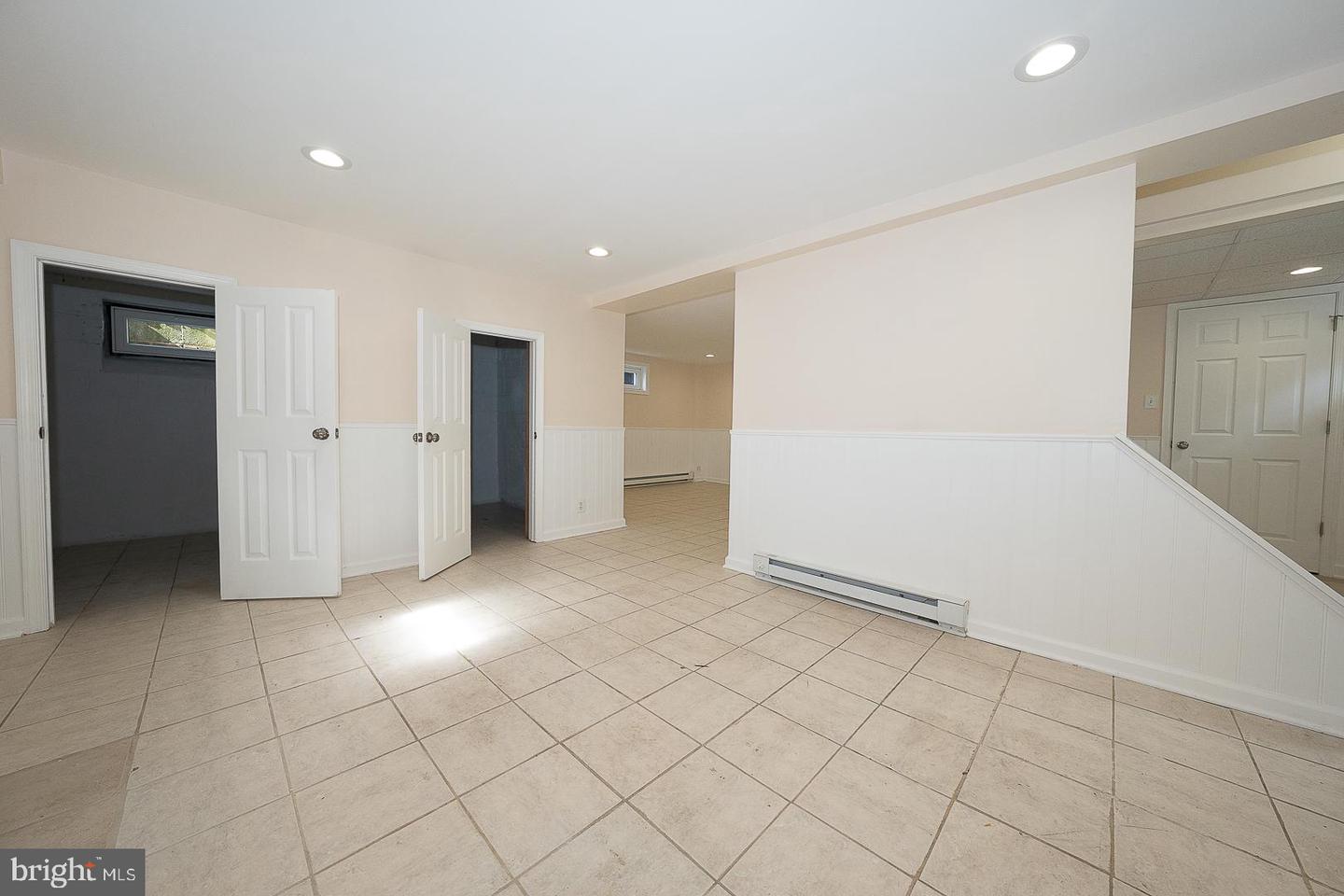 107 W Circular Ave Property Photo 24