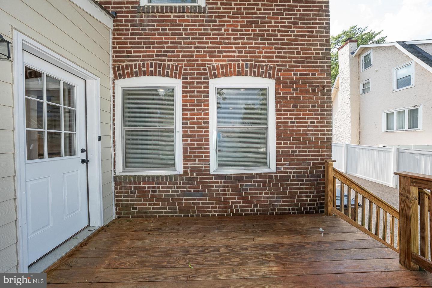 107 W Circular Ave Property Photo 28