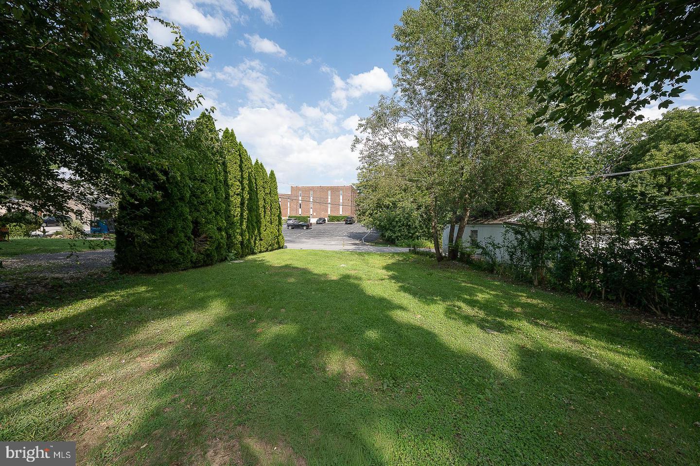 107 W Circular Ave Property Photo 31