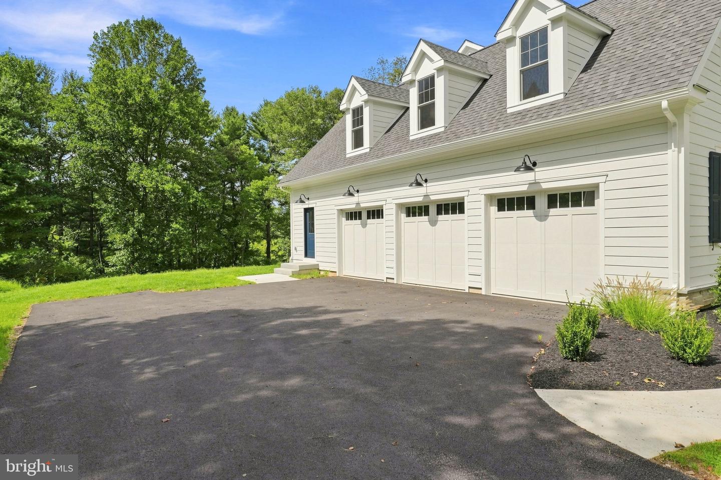 102 Knoxlyn Farm Dr #a Property Photo 4