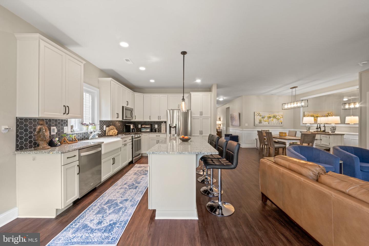 411 National Dr Property Photo 18