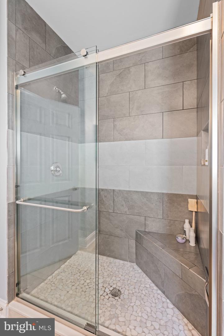 411 National Dr Property Photo 25