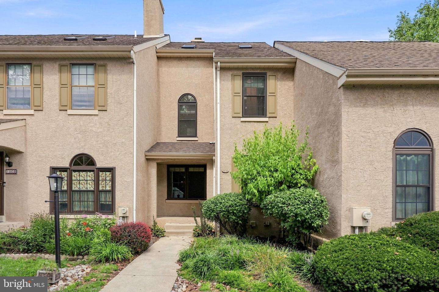 1502 QUINCY PL