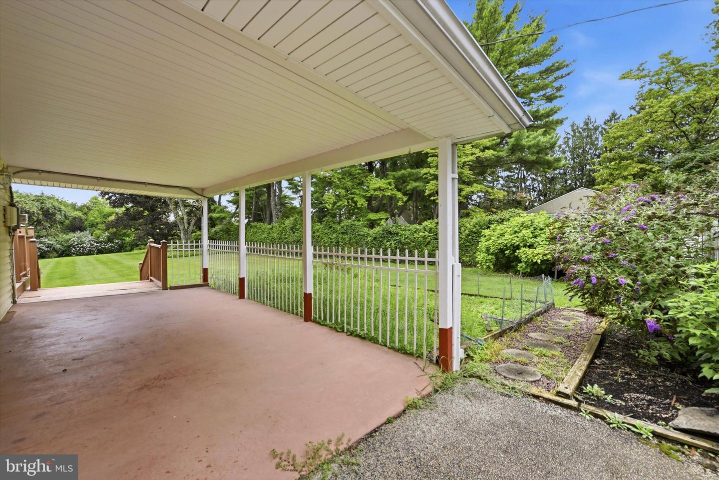 2084 Dutton Mill Rd Property Photo 33