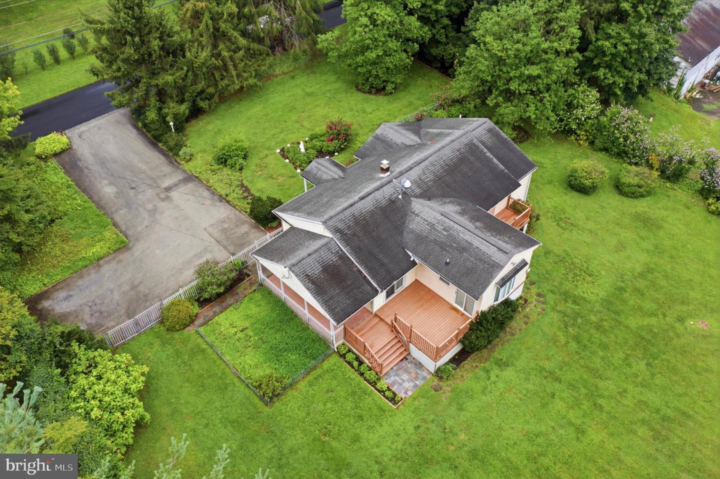 2084 Dutton Mill Rd Property Photo 45