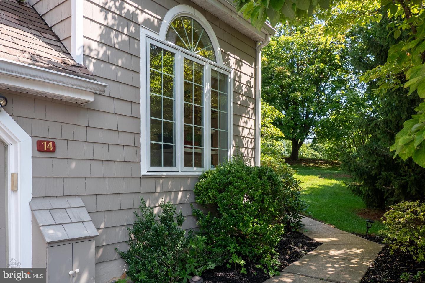 14 Wellfleet Ln Property Photo 3