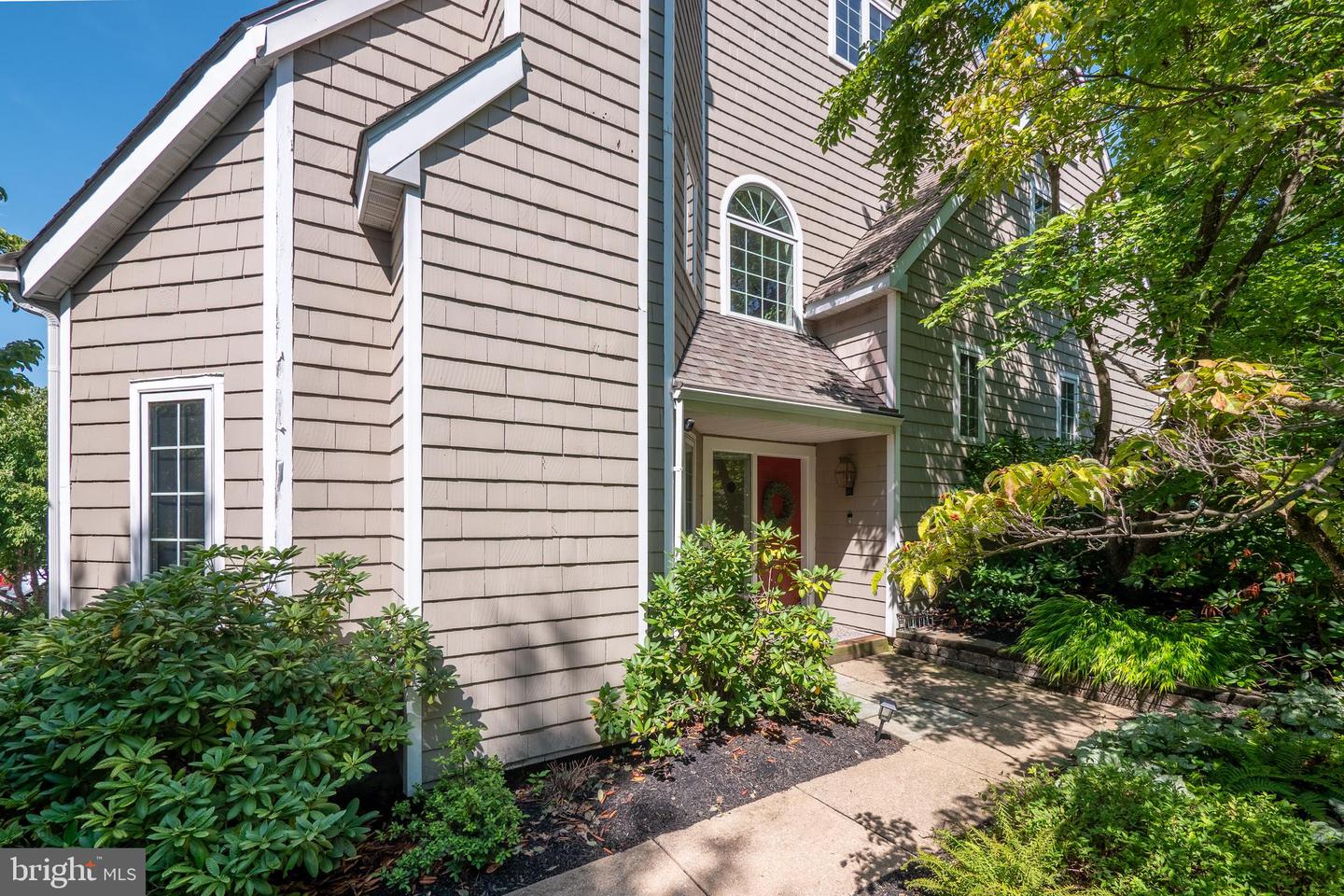 14 Wellfleet Ln Property Photo 4