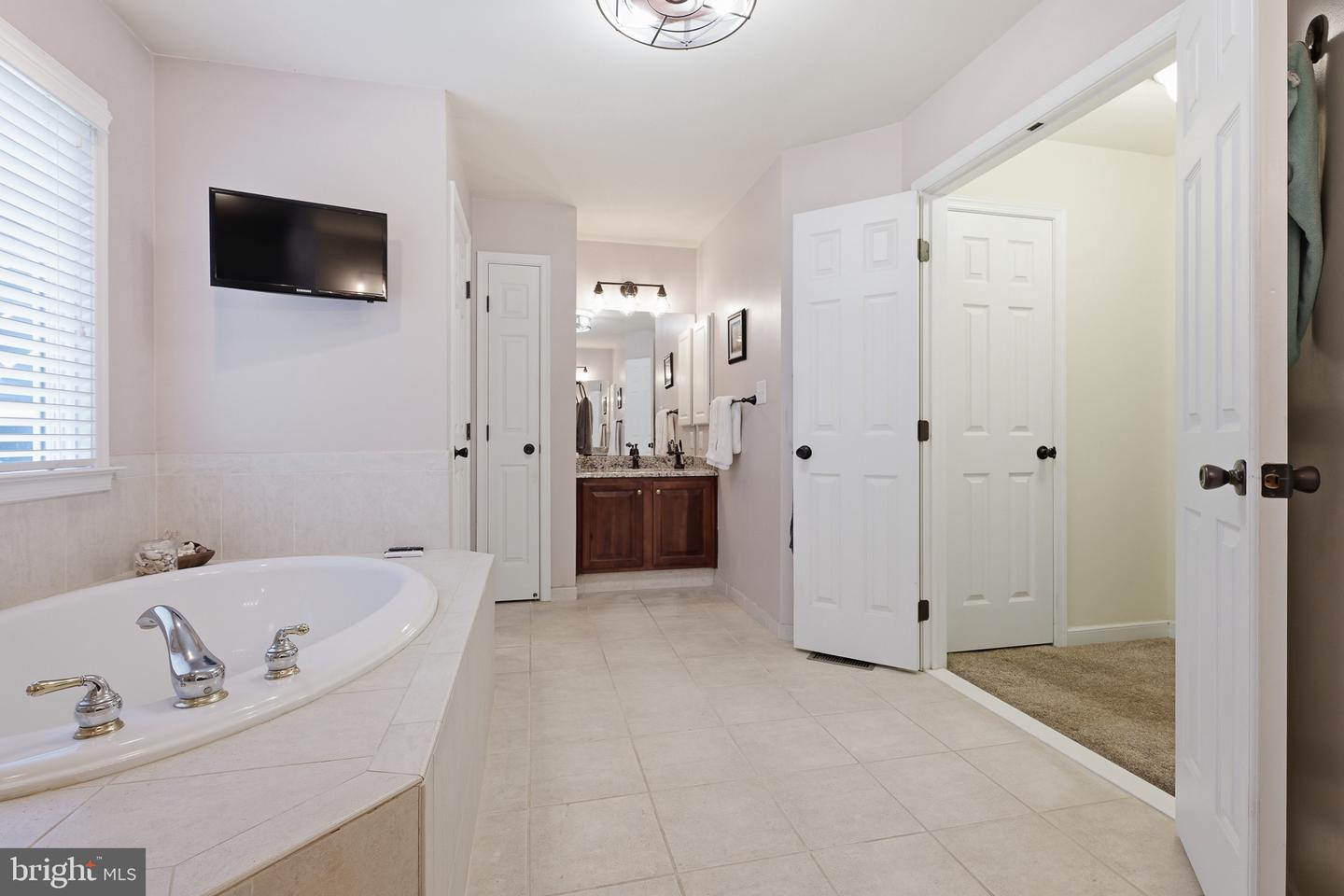 101 Pyles Mountain Ln Property Photo 25