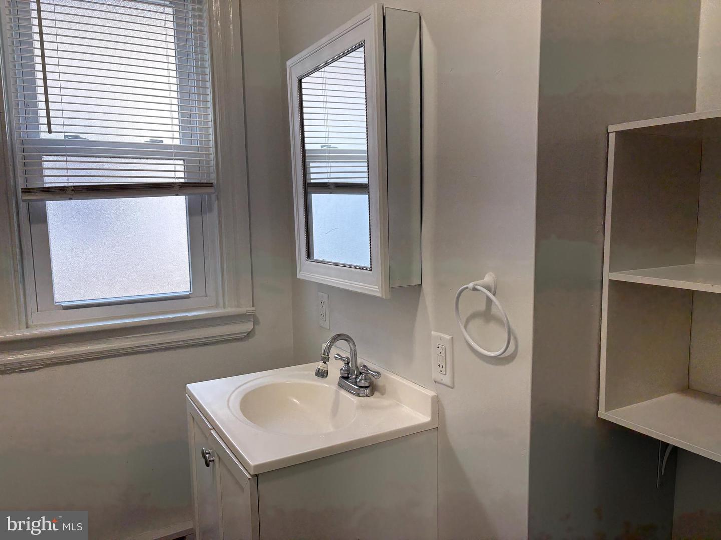 35 S Park Ave Property Photo 11