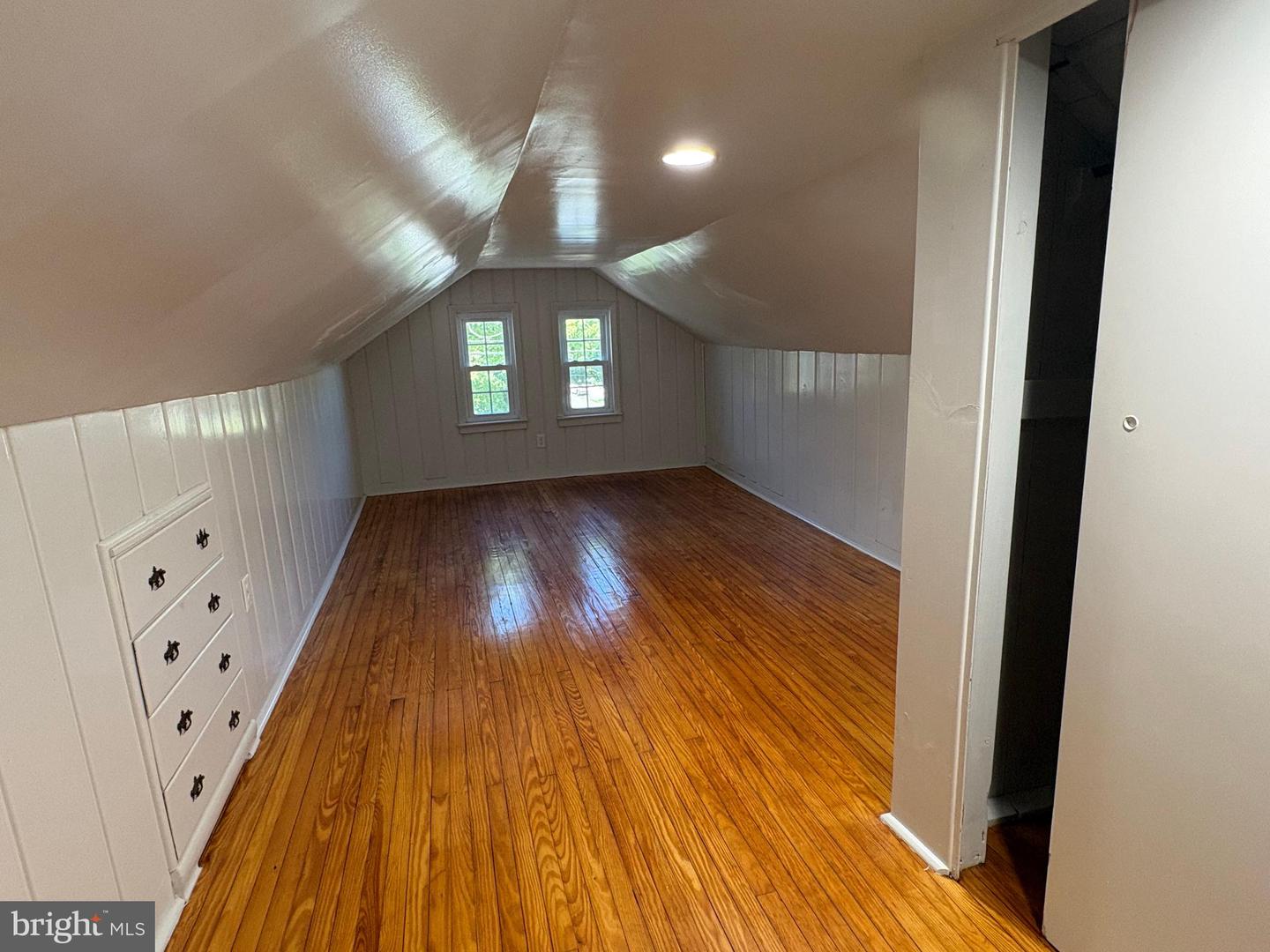 35 S Park Ave Property Photo 18