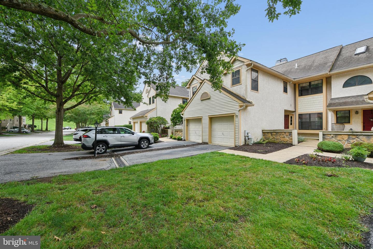 797 Brettingham Ct #706d Property Photo 3