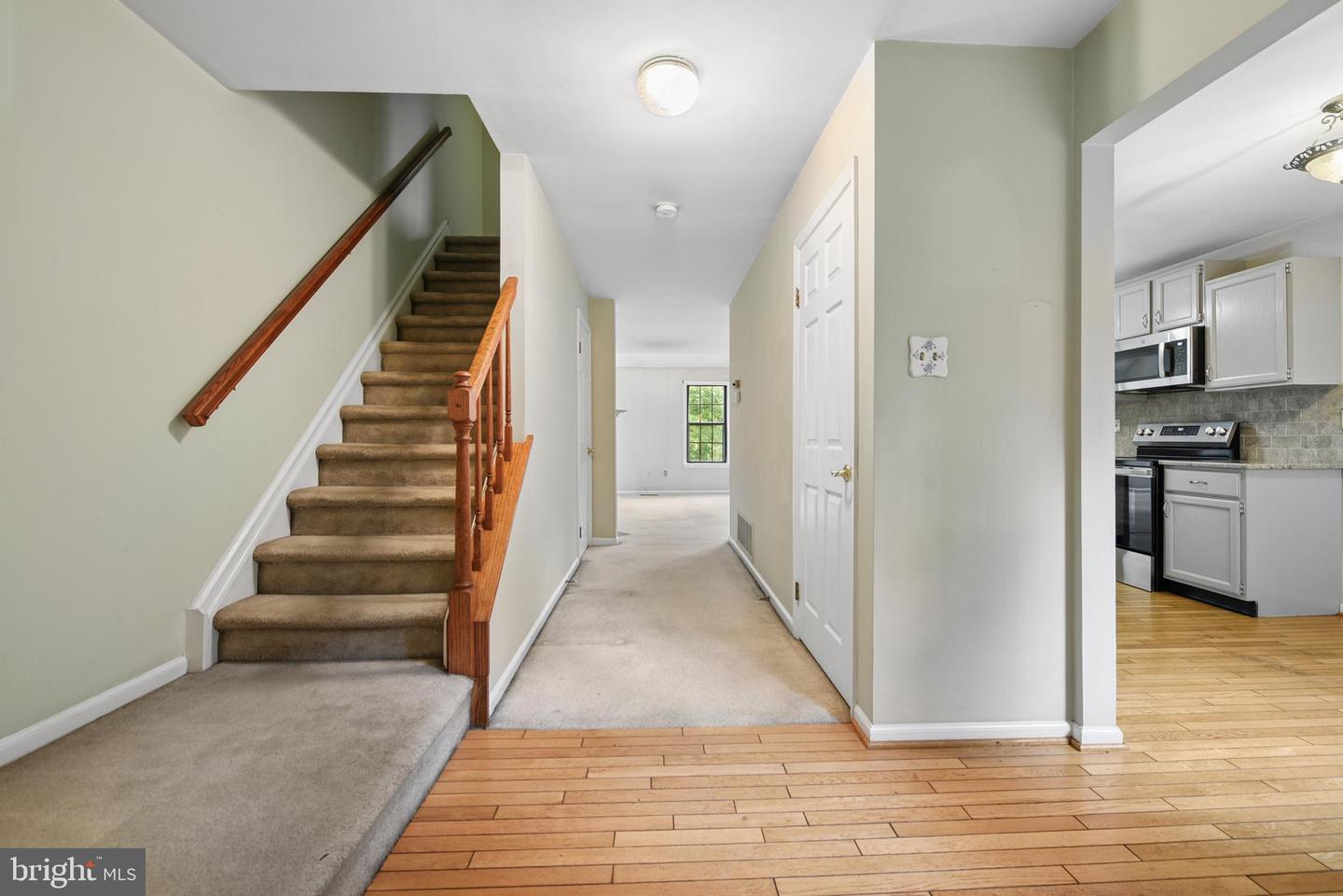 797 Brettingham Ct #706d Property Photo 4