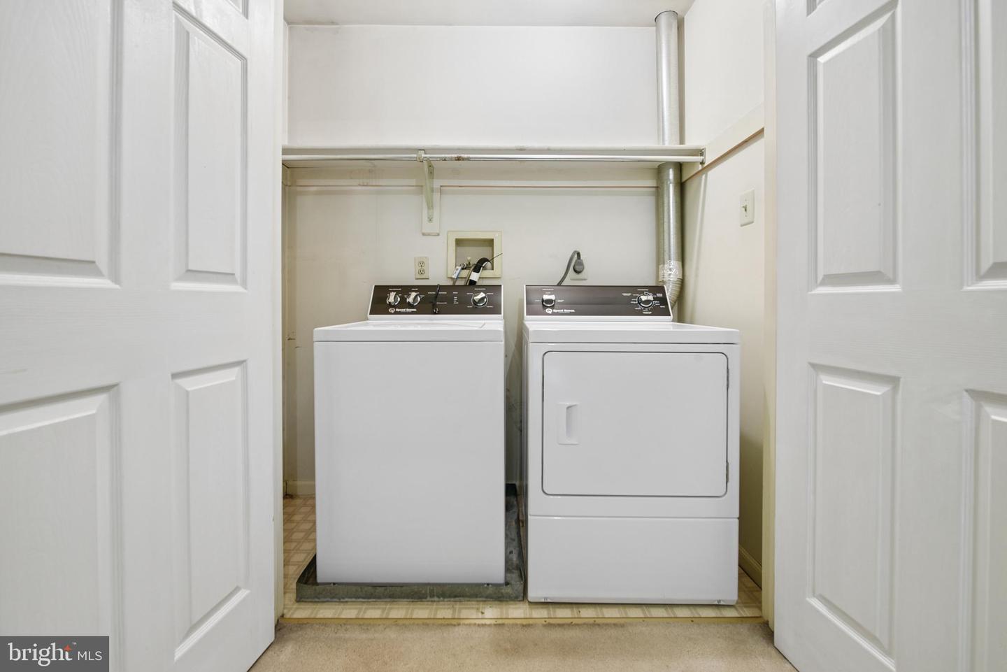 797 Brettingham Ct #706d Property Photo 18
