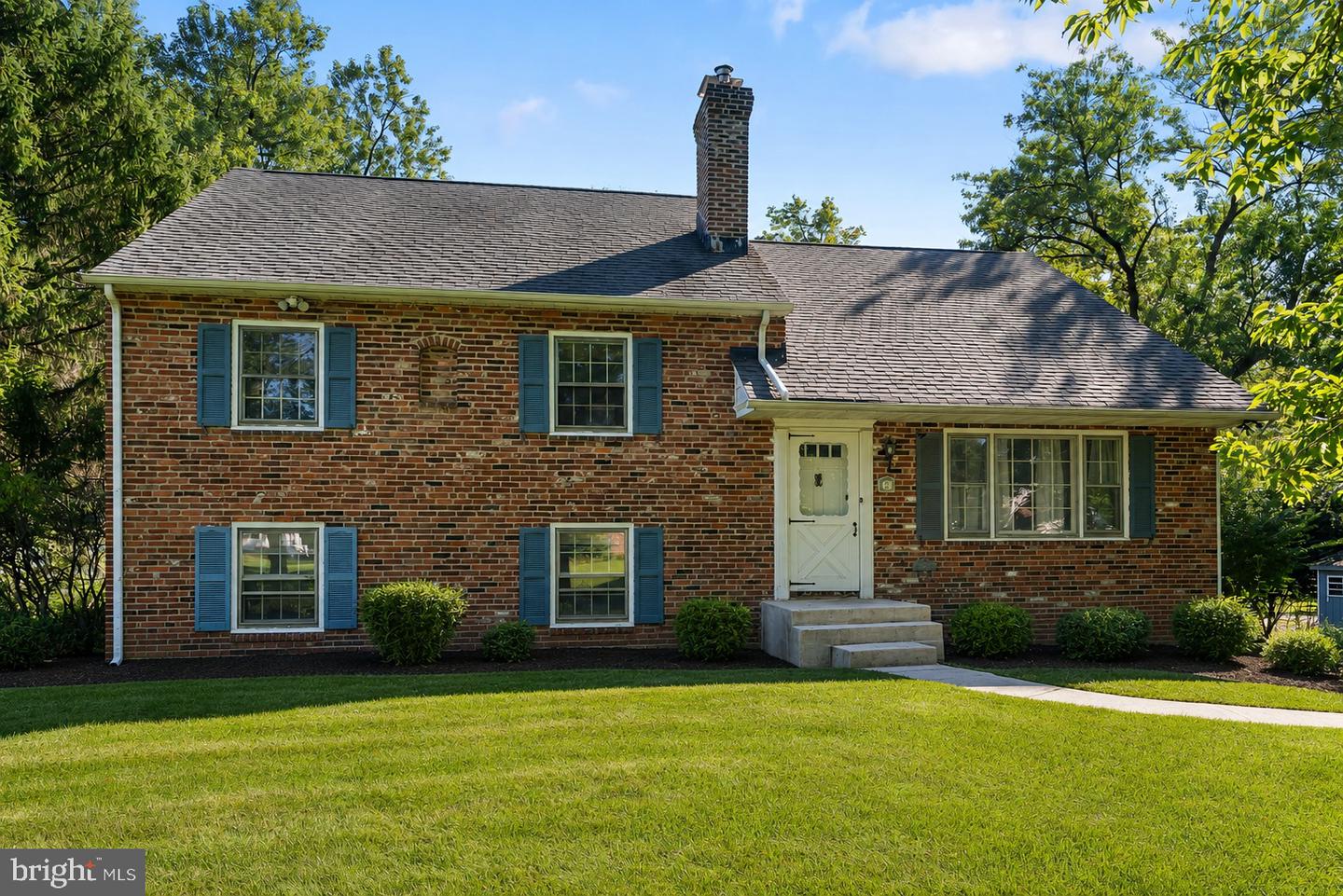6 Clover Ln Property Photo 1