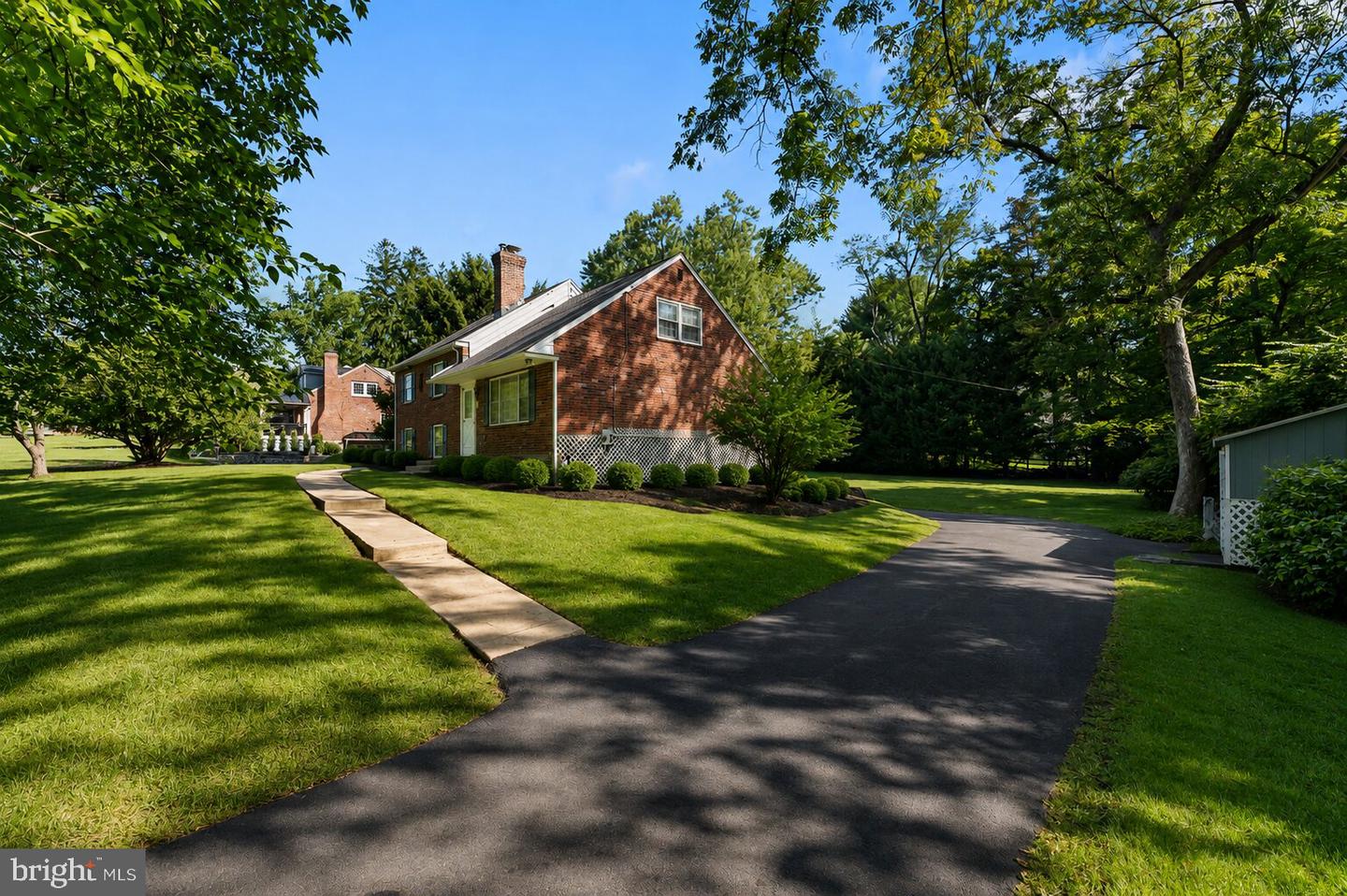 6 Clover Ln Property Photo 3