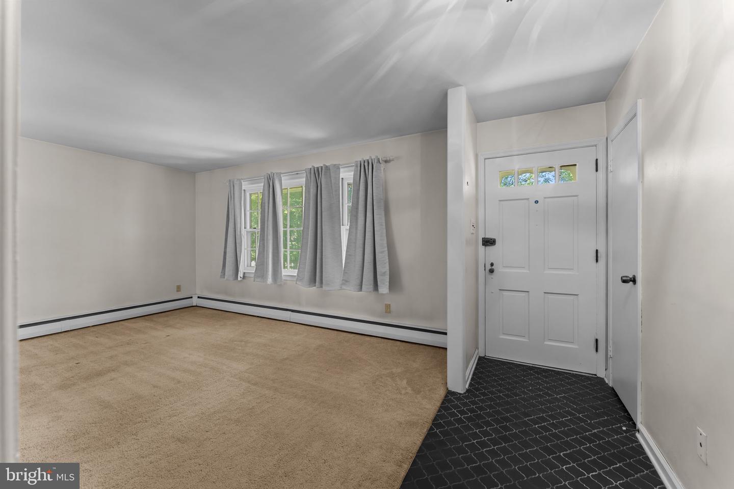 6 Clover Ln Property Photo 5