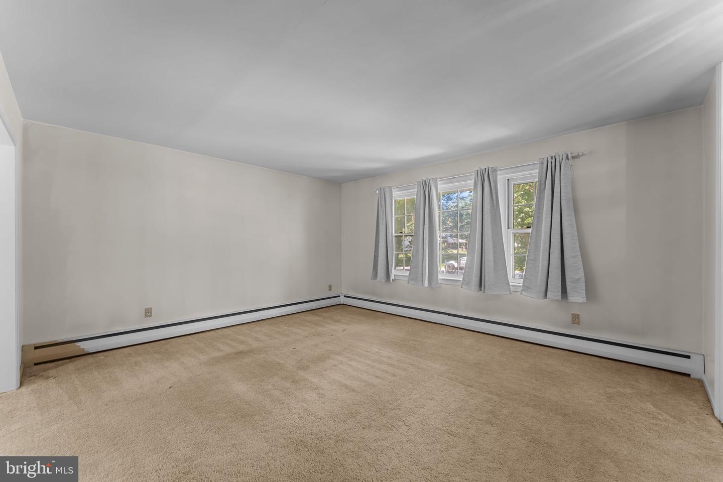 6 Clover Ln Property Photo 6