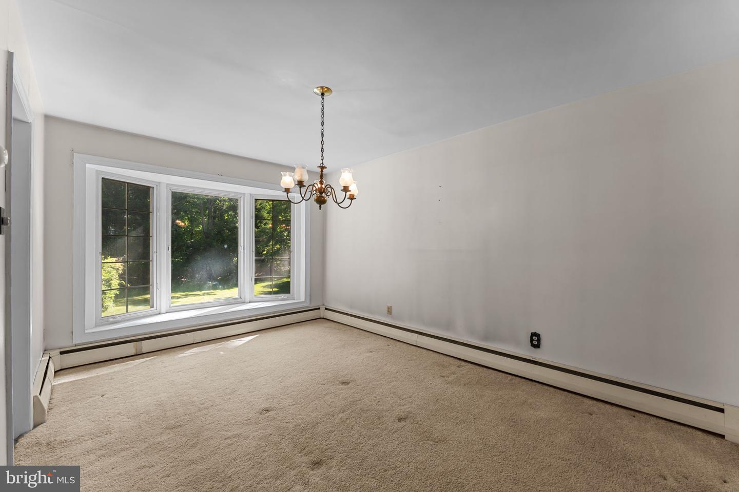 6 Clover Ln Property Photo 10