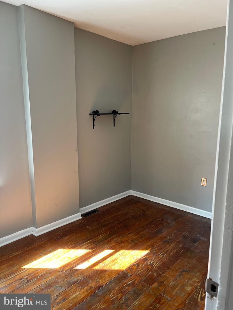 537 S Franklin St Property Photo 9