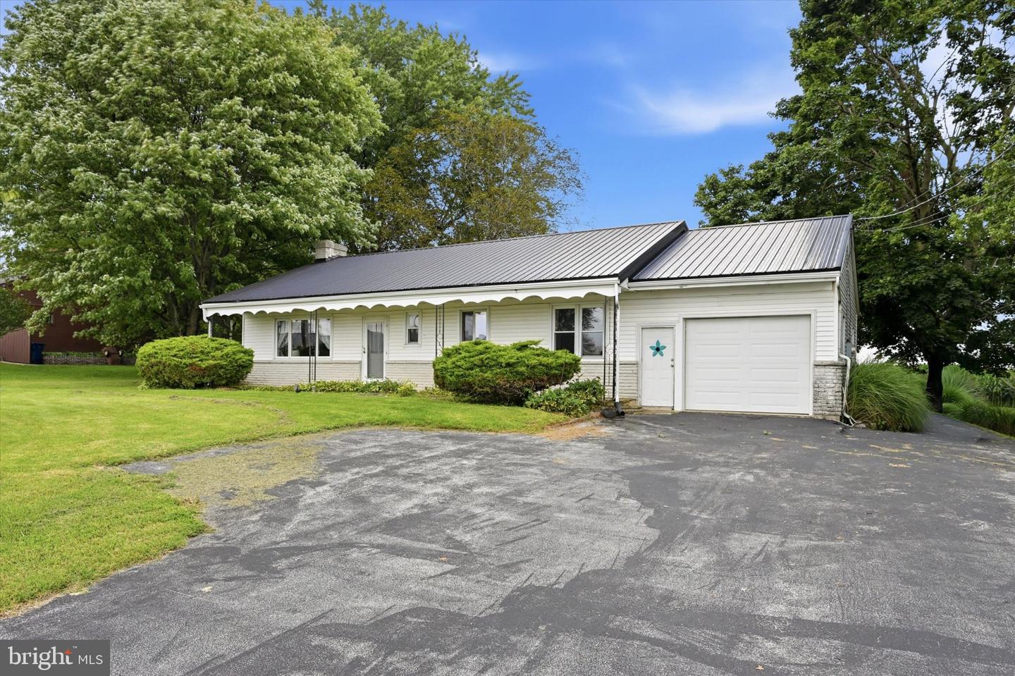 20 Hershey Ln Property Photo 1