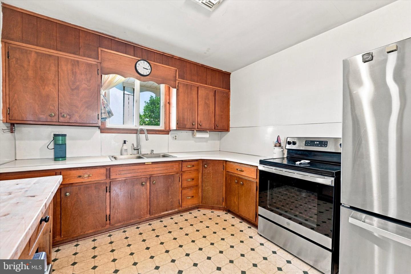 20 Hershey Ln Property Photo 7