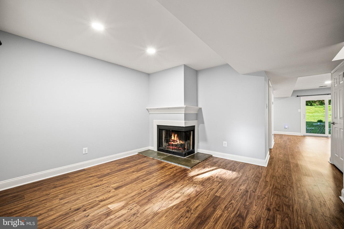 402 Danor Ct Property Photo 6