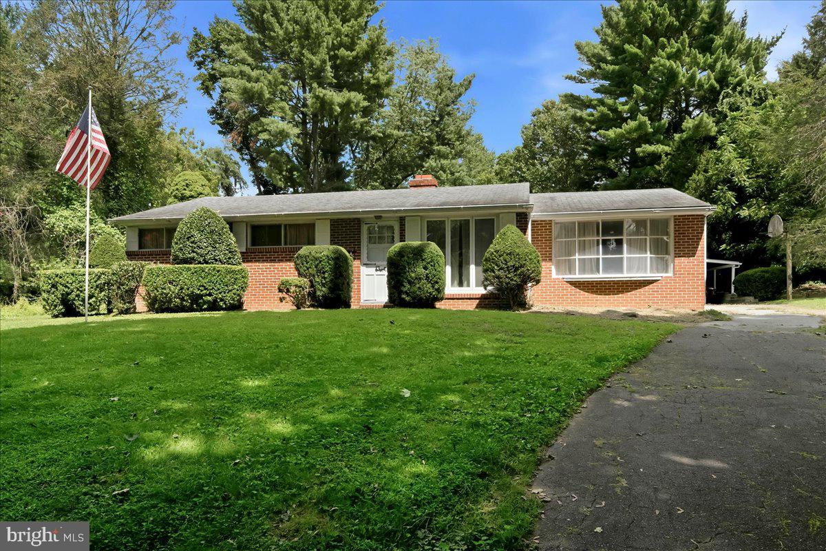 17 W Pennsbury Way Property Photo 1