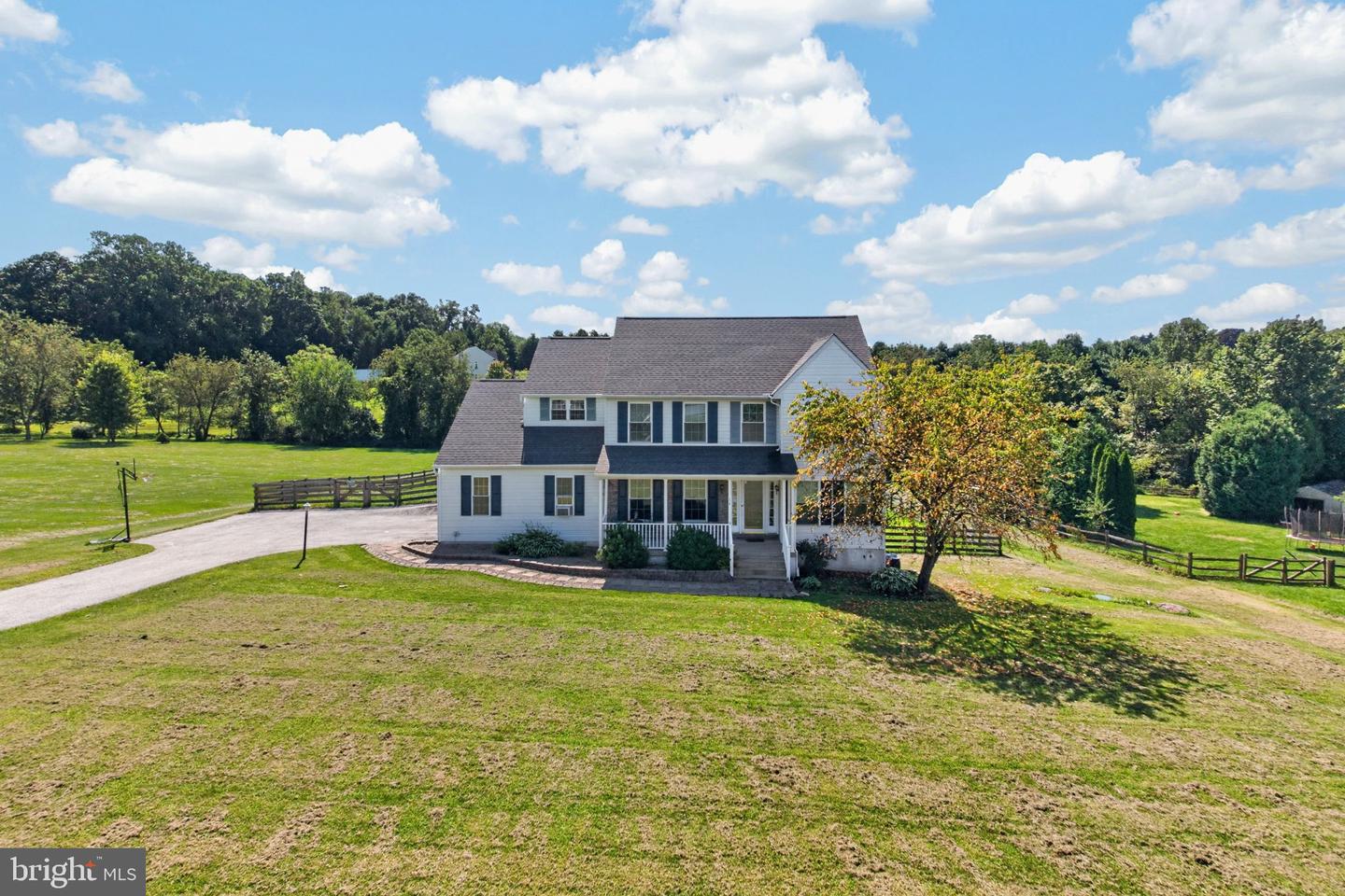 220 Waterway Rd Property Photo 2