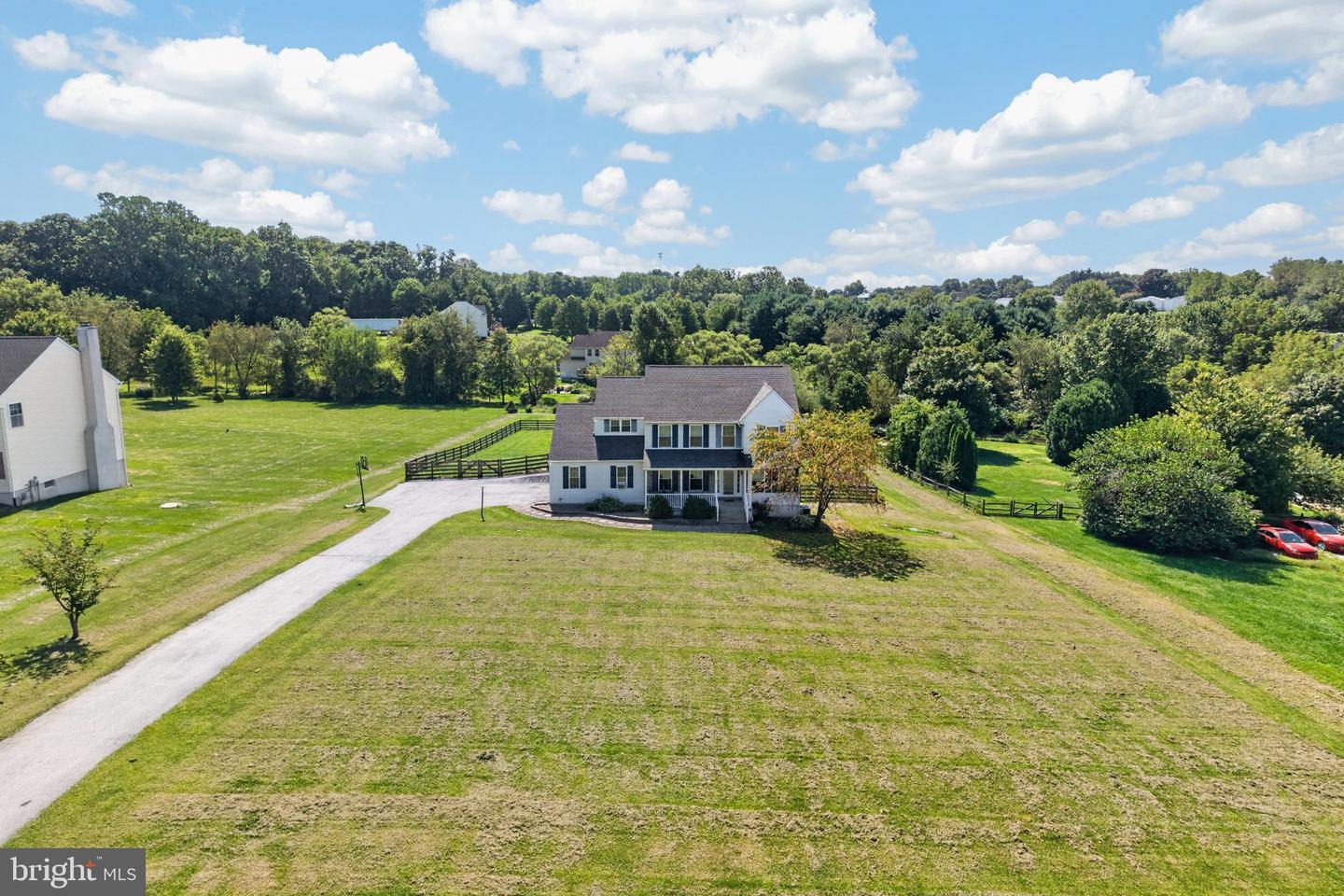 220 Waterway Rd Property Photo 3