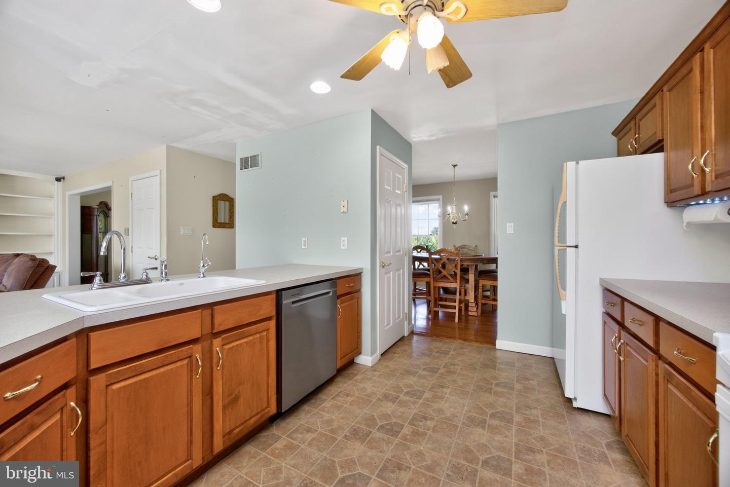 220 Waterway Rd Property Photo 12
