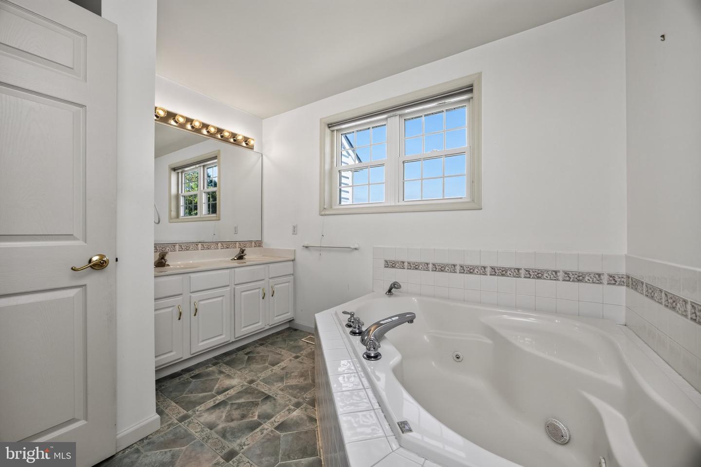 220 Waterway Rd Property Photo 25