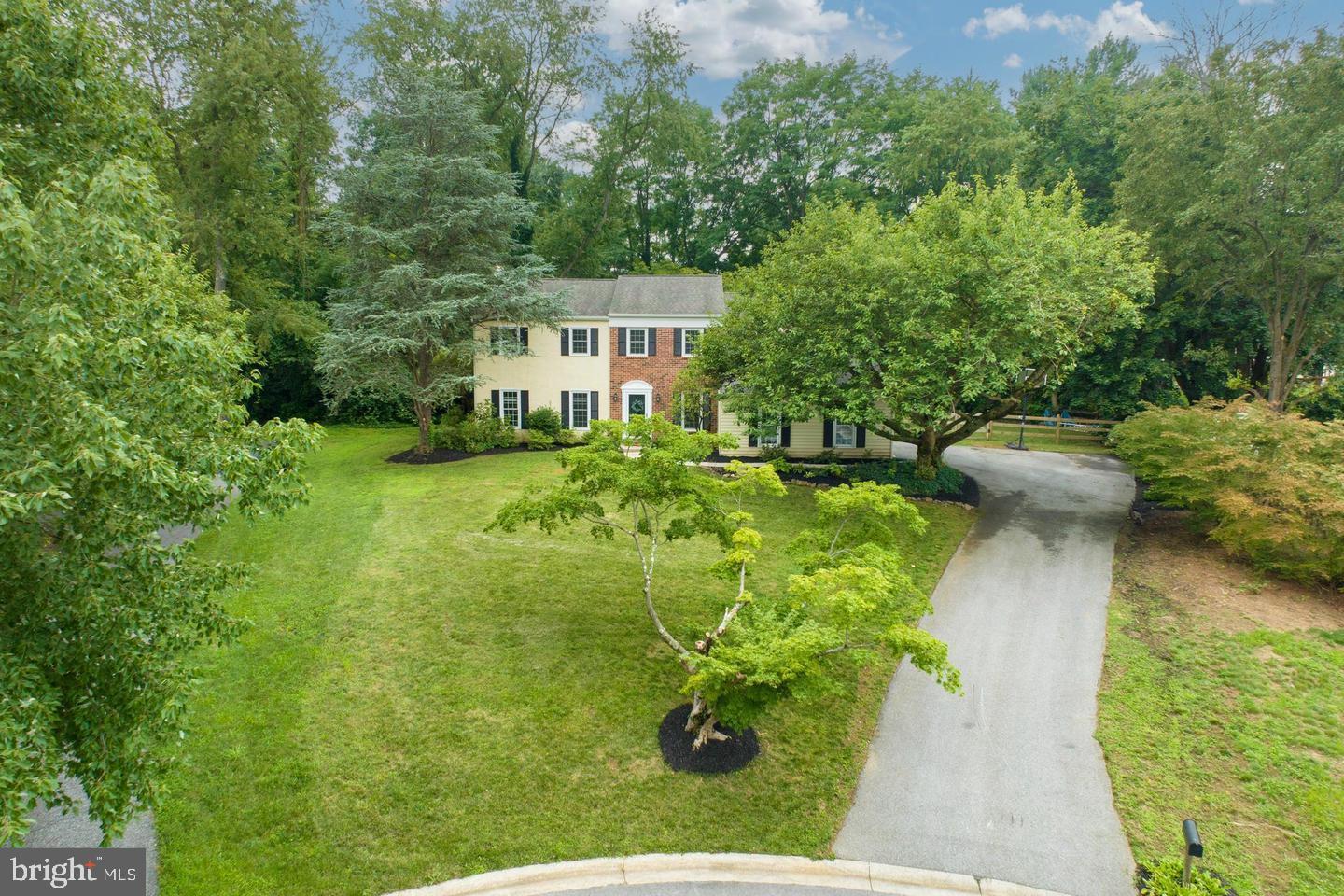 883 Twickensham Ct Property Photo 1