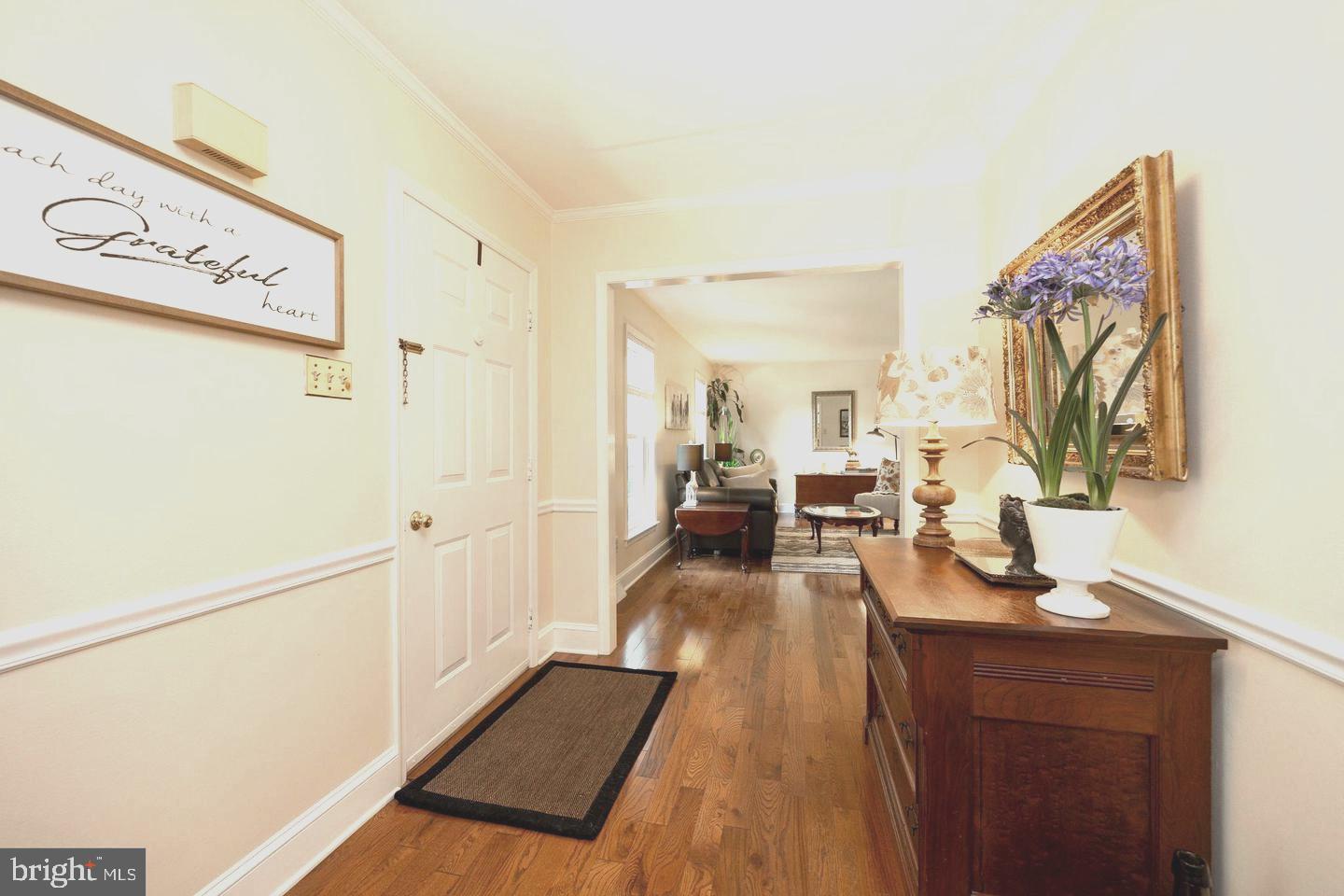 883 Twickensham Ct Property Photo 5