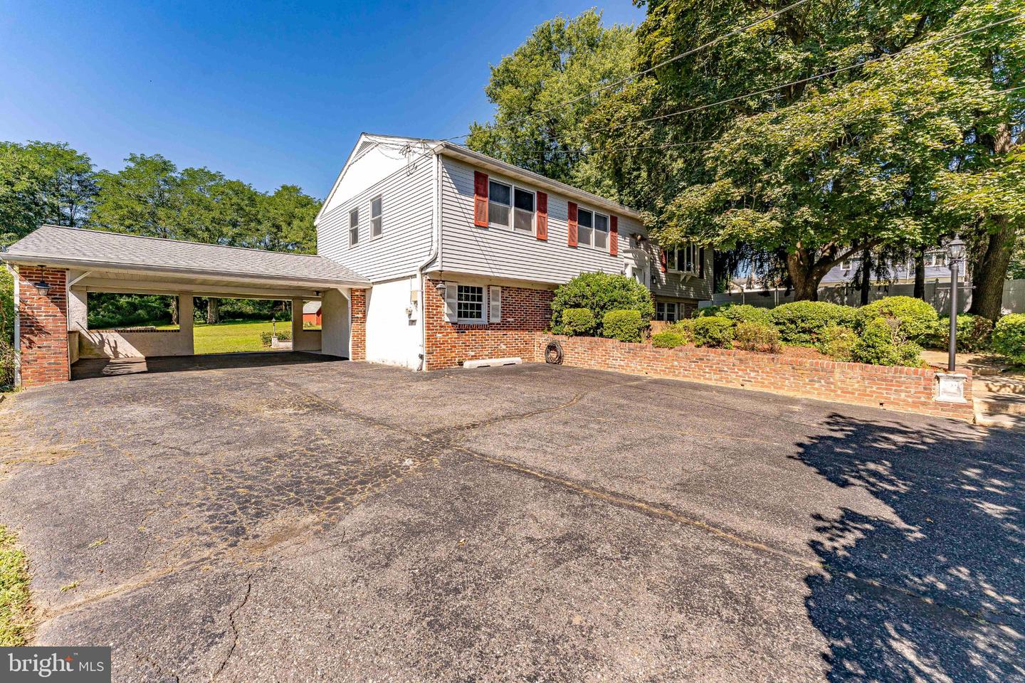 1038 Phoenixville Pike Property Photo 1
