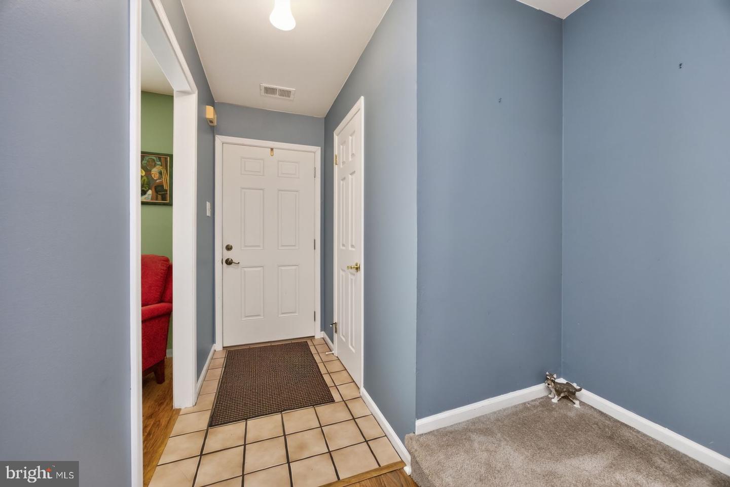 133 Caernarvon Ct Property Photo 5