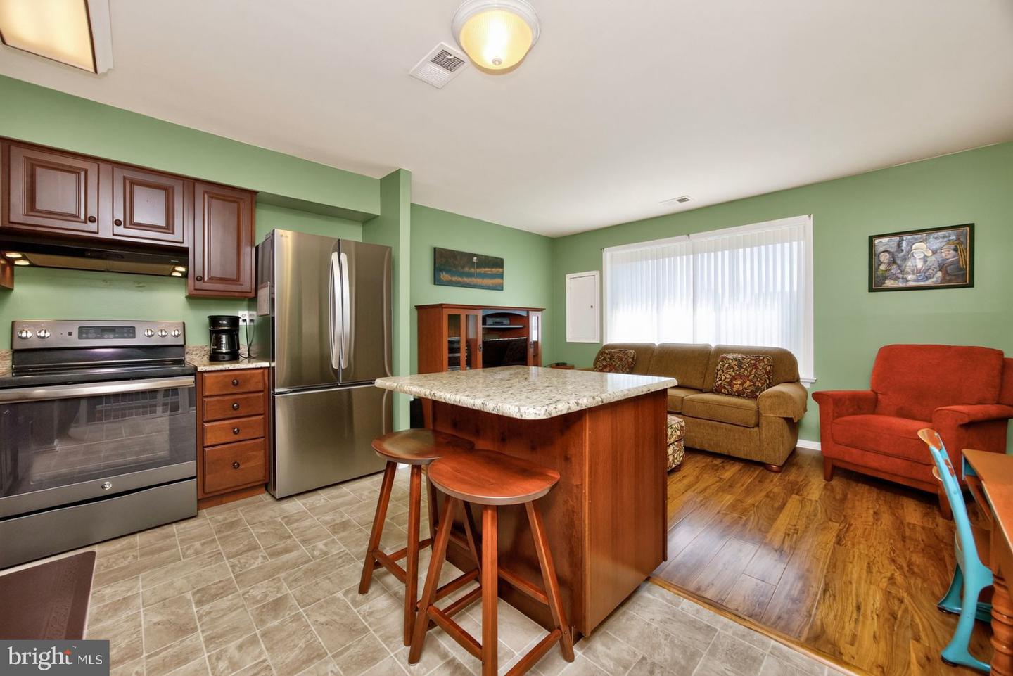 133 Caernarvon Ct Property Photo 10
