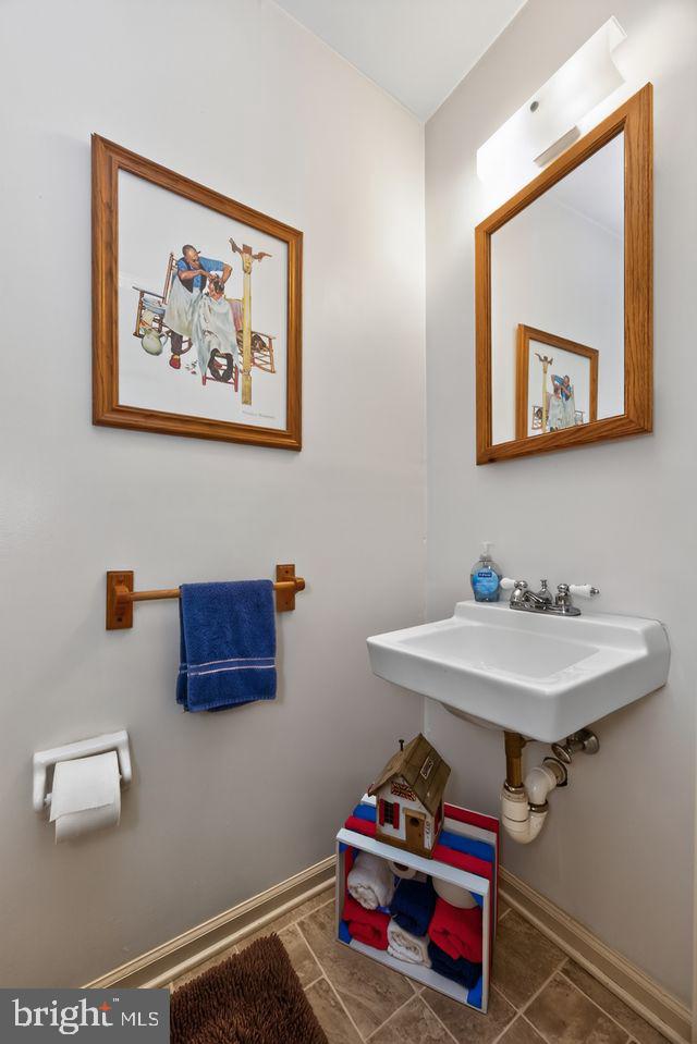 133 Caernarvon Ct Property Photo 13