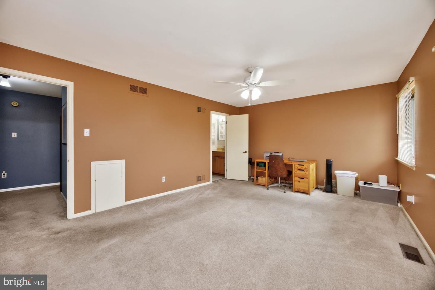 133 Caernarvon Ct Property Photo 22