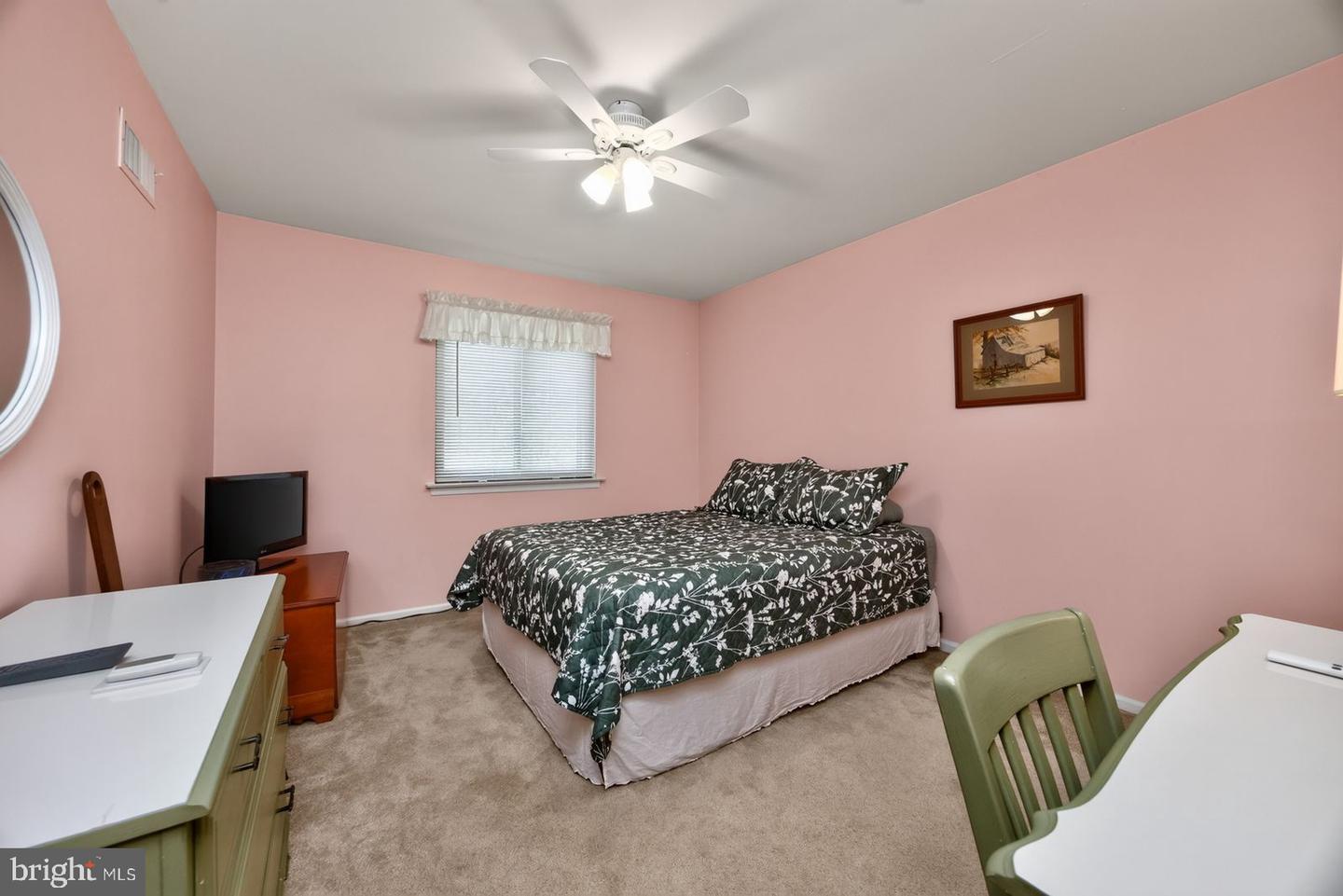 133 Caernarvon Ct Property Photo 26