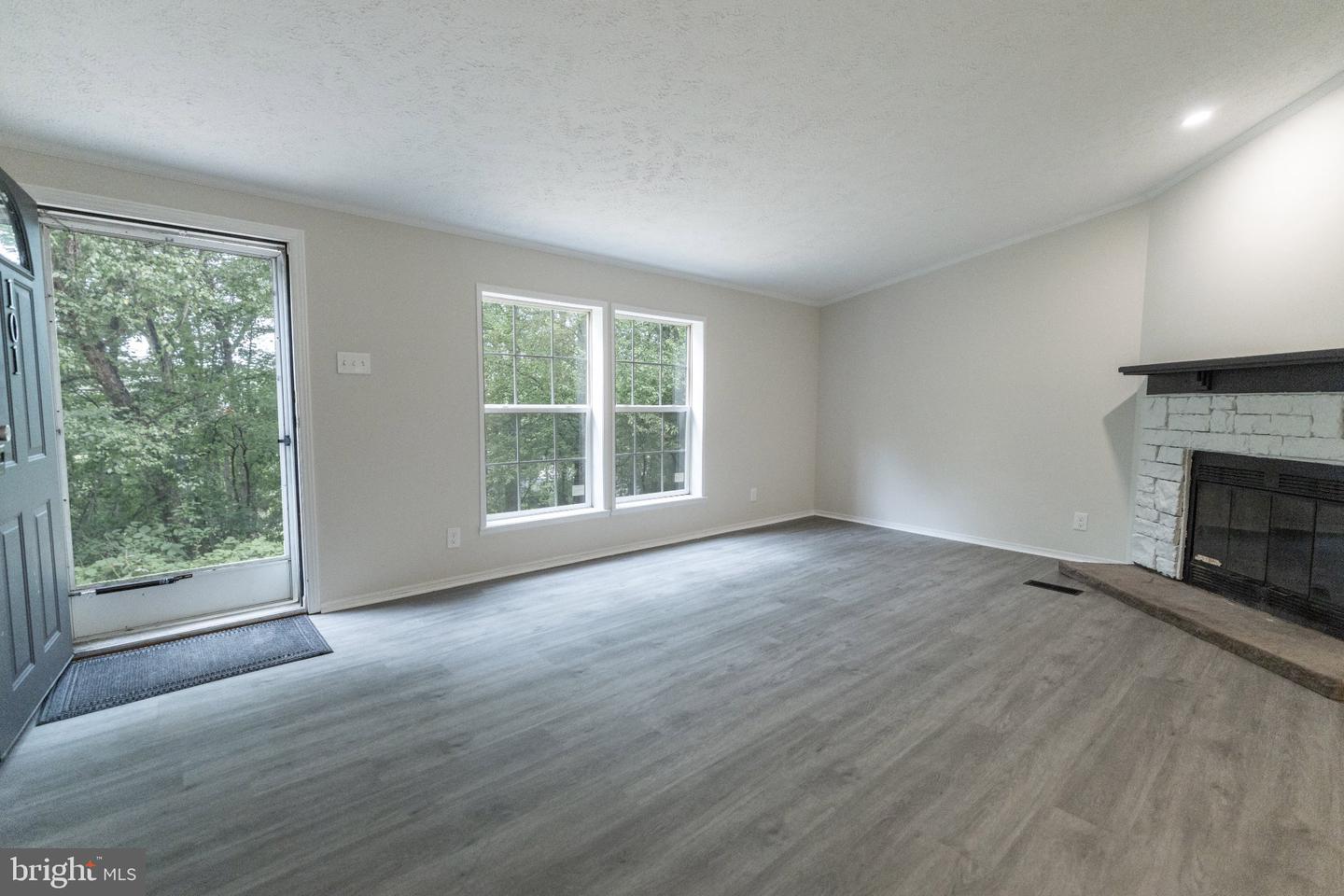 101 Ridge Ave Property Photo 3